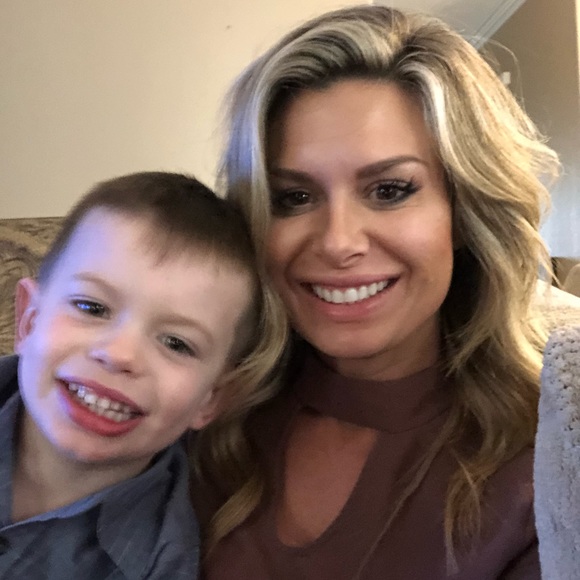 Meet your Posher, Alisha - Picture 4 of 5